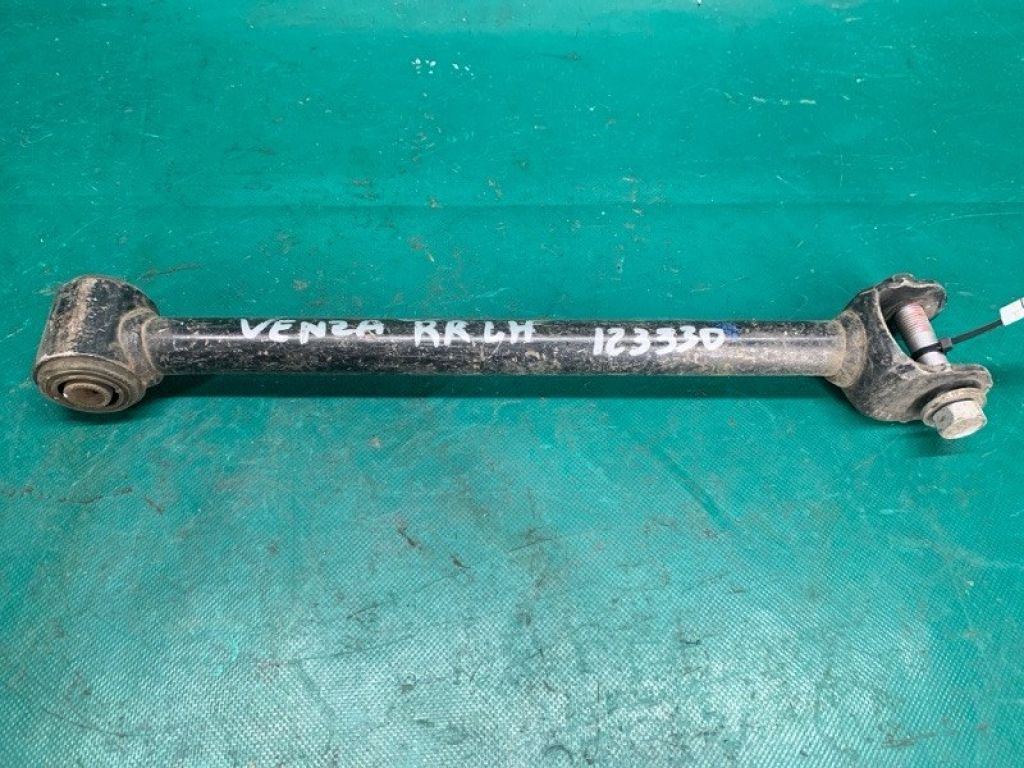 48710-48070 | Рычаг задней подвески поперечный нижний лев. TOYOTA VENZA 09-16