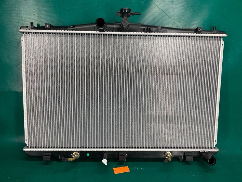 16041-0P210 | Радіатор основний LEXUS RX350/450 09-15