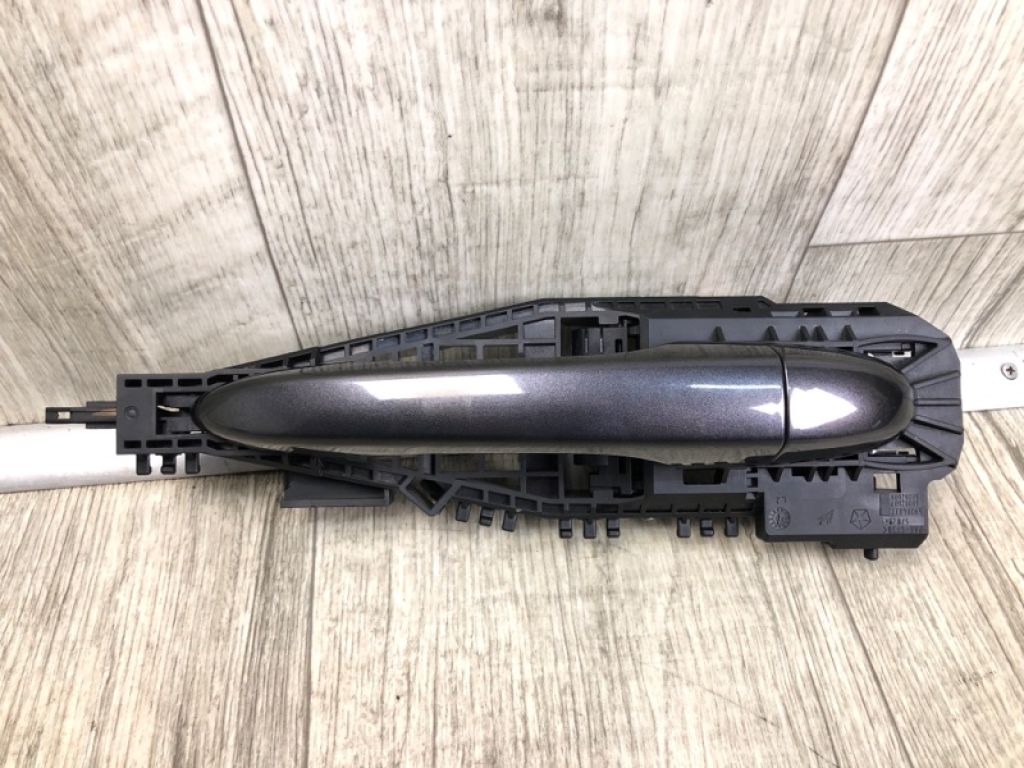 1SZ34 LAUAD | Ручка двери наружная задн. лев. JEEP CHEROKEE 14-