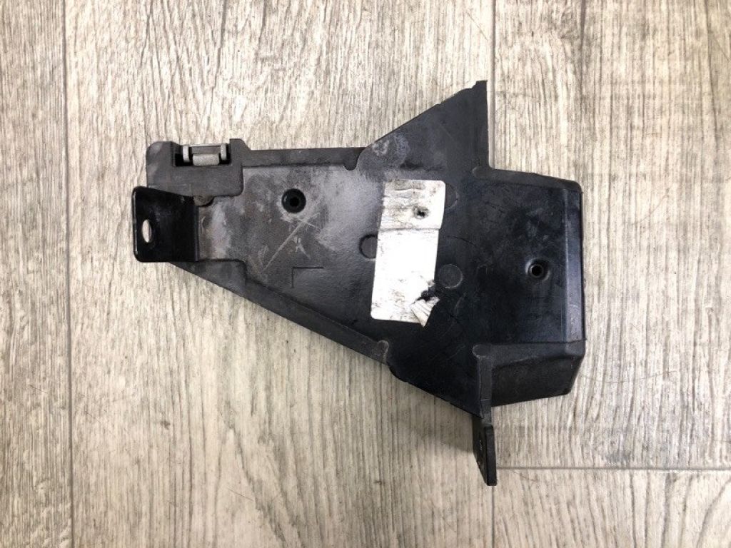 68144 541AB | Кронштейн лев. JEEP CHEROKEE 14-