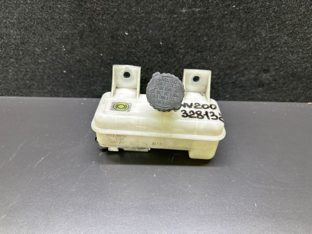 46090-3LM0A | Бачок головного гальмівного циліндра NISSAN NV200 USA 13-