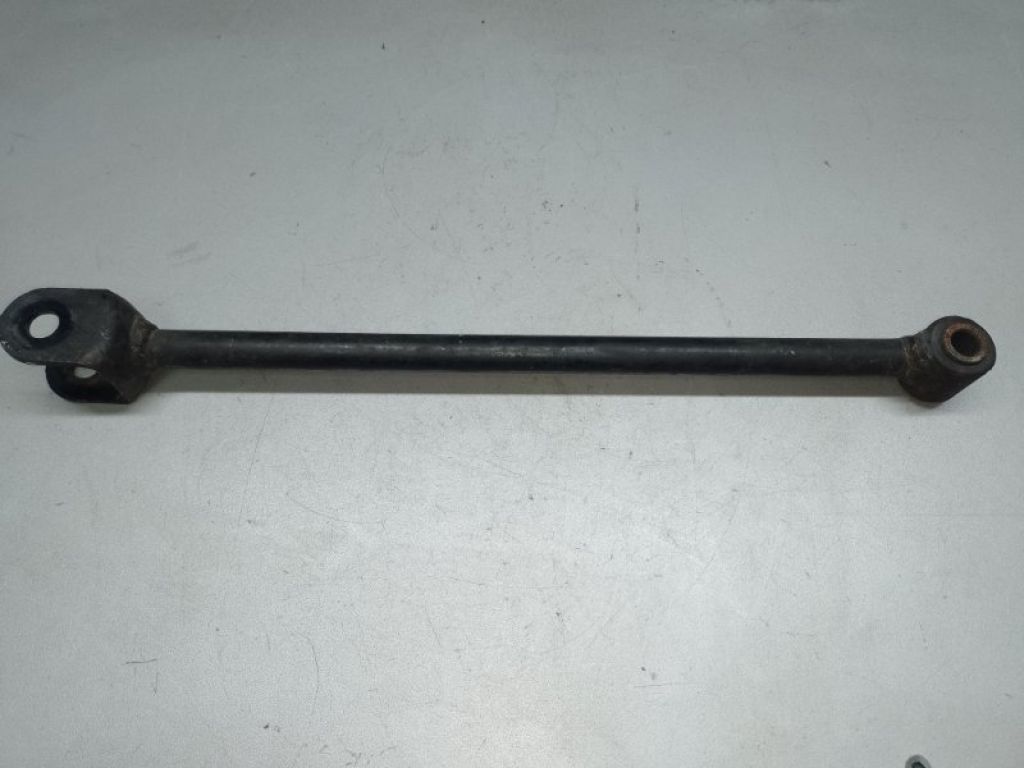 48710-33070 | Рычаг задней подвески поперечный LEXUS ES300 ES330 01-06