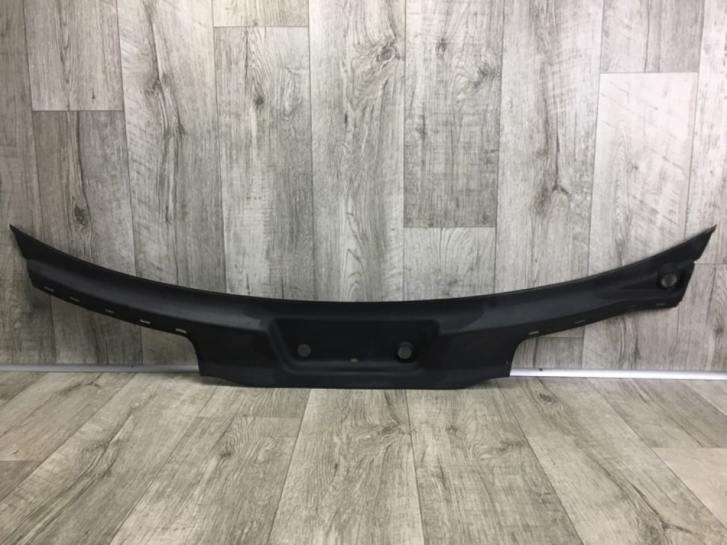 958 572 563 01 | Пластик под лобовое стекло / Жабо PORSCHE CAYENNE 10-18