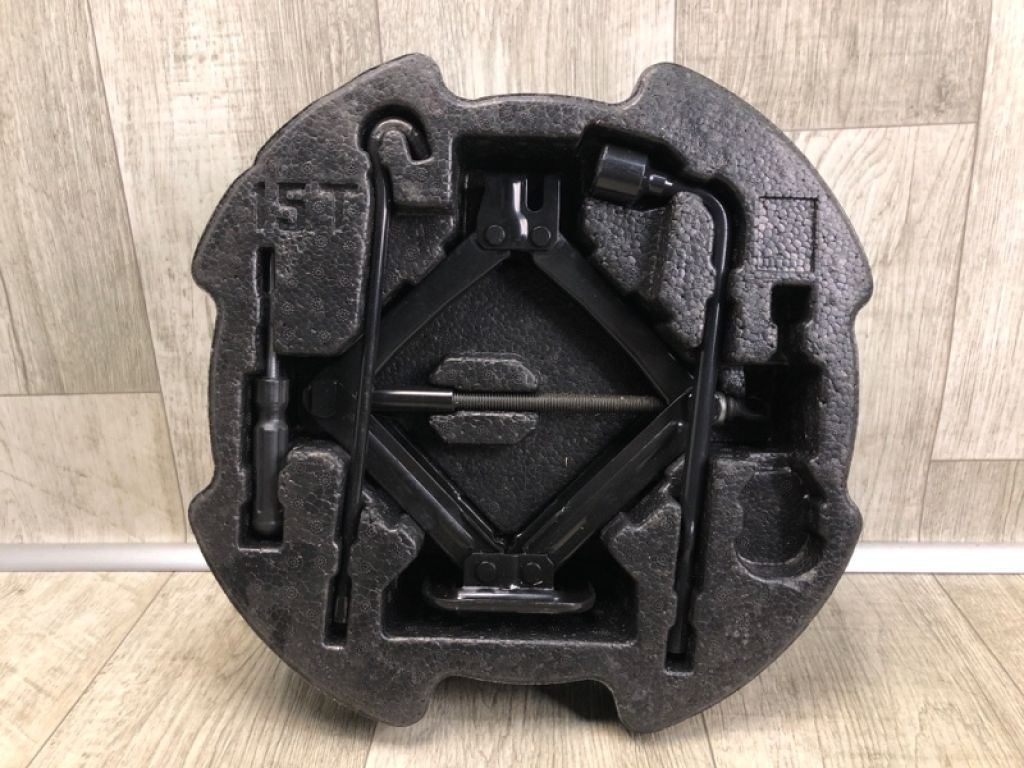 09149F3000 | Ящик инструментальный HYUNDAI ELANTRA AD 16-