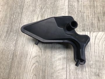 Резонатор повітряного фільтра MAZDA 3 BL 09-13