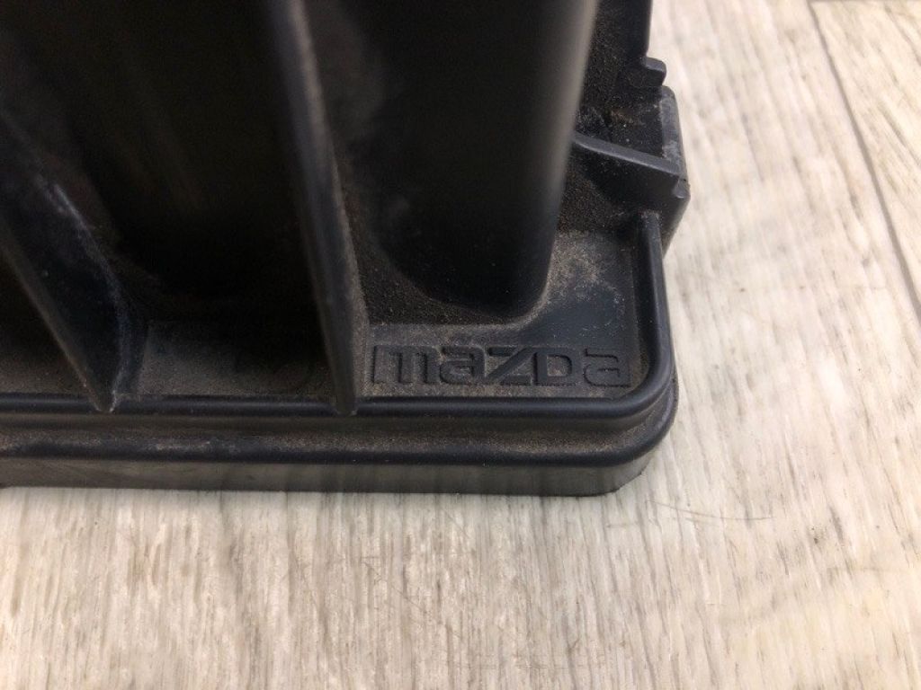 LF8J-13-Z01A | Корпус повітряного фільтра MAZDA 3 BL 09-13 - Фото 8