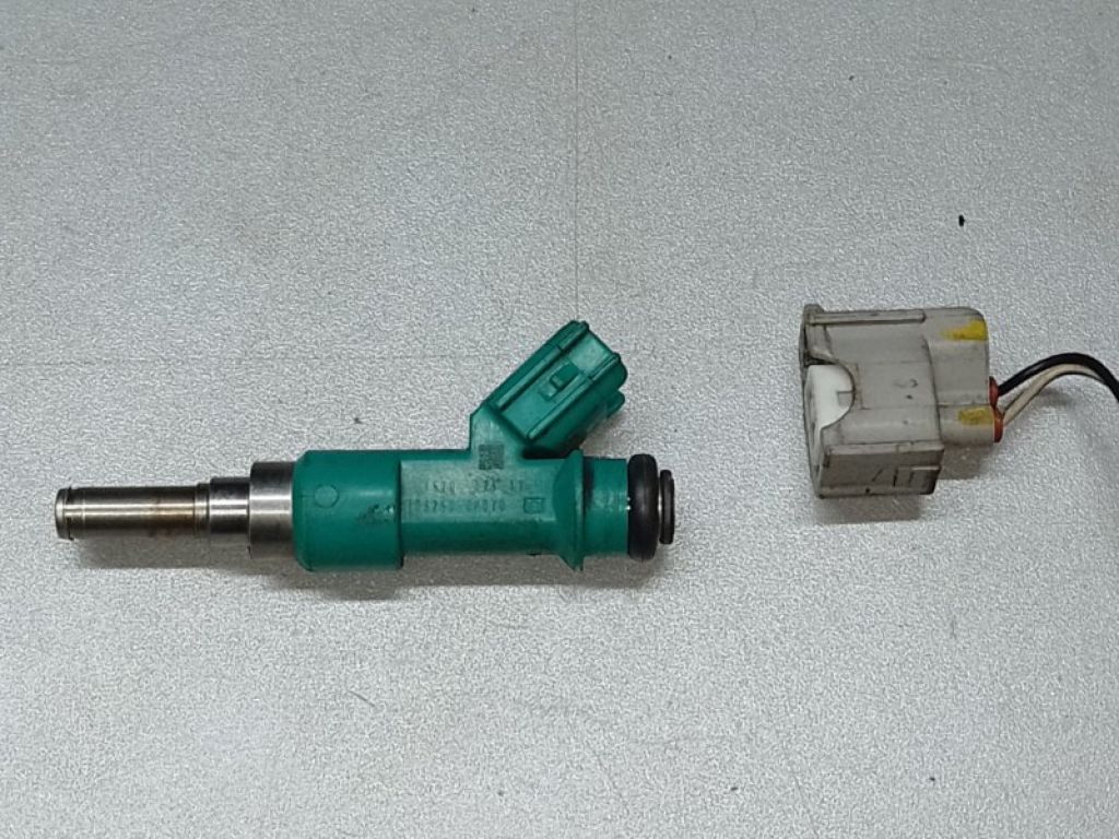 23209-0P010 | Форсунка паливна LEXUS RX350/450 09-15