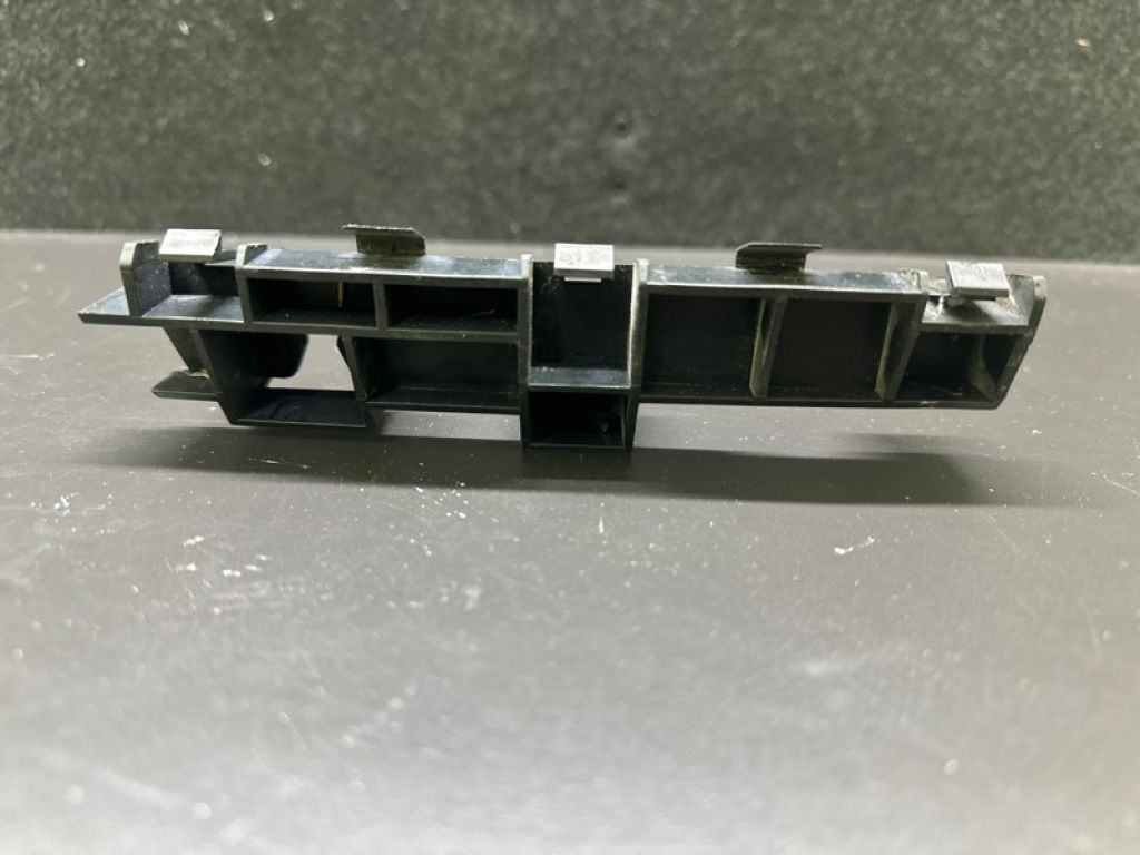 71592-STX-A00 | Кронштейн заднього бампера прав. ACURA MDX (YD2) 06-13