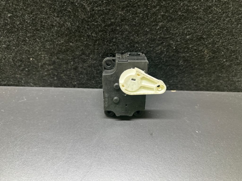 72131YC001 | Моторчик заслінки пічки SUBARU FORESTER 12-19