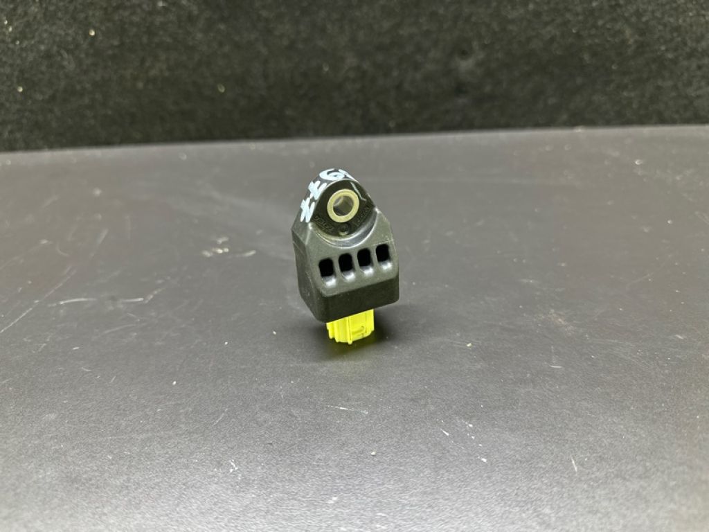89831-21010 | Датчик удару TOYOTA PRIUS - 30 09-17