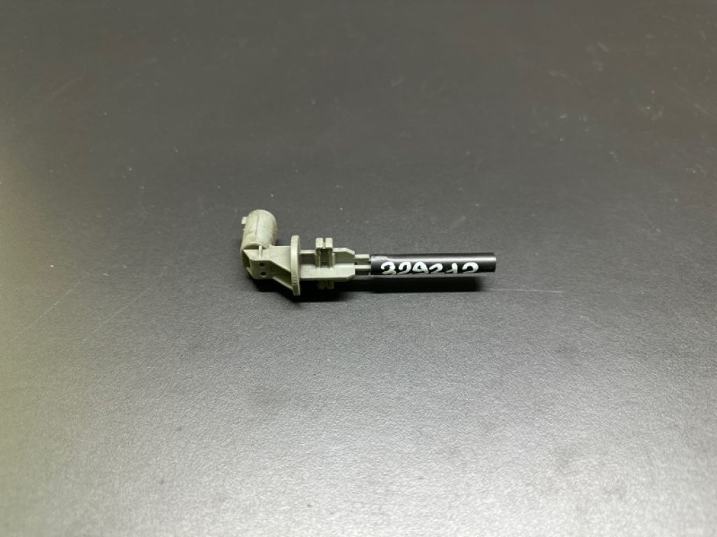 17 13 7 553 919 | Датчик рівня бачка омивача BMW 3 SERIES (E90-E93) 2005–2014