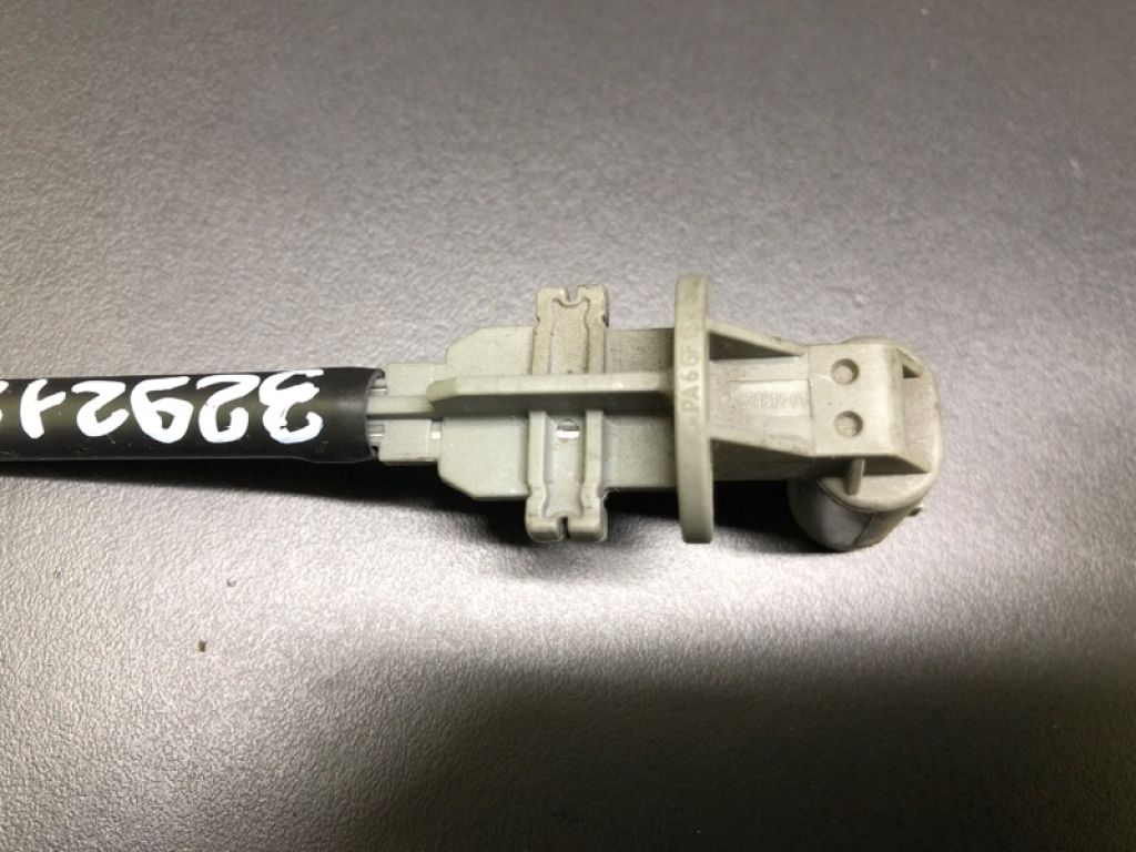 17 13 7 553 919 | Датчик рівня бачка омивача BMW 3 SERIES (E90-E93) 2005–2014 - Фото 4