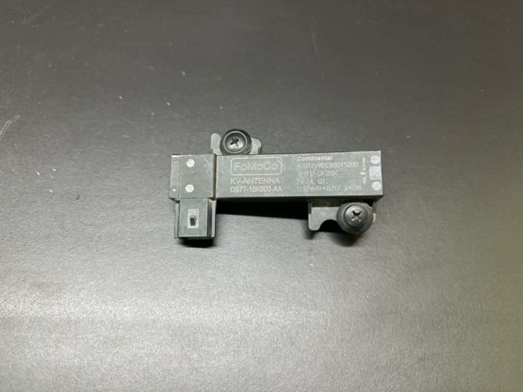 DS7Z-19D596-A | Антена FORD FOCUS 10-18