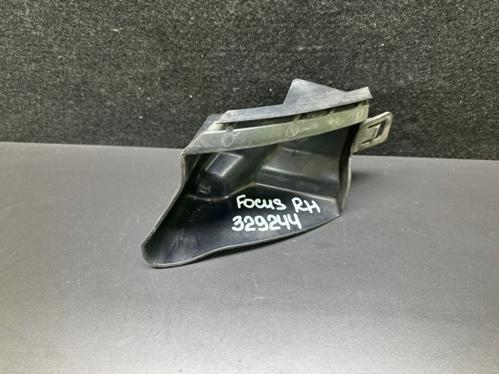 F1EZ-17787-B | Кронштейн заднього бампера прав. FORD FOCUS 10-18 - Фото 2