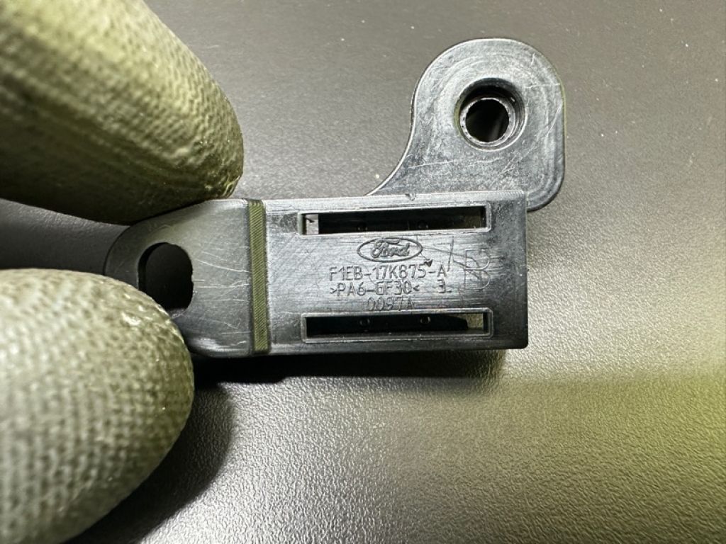 F1EZ-17C973-B | Кронштейн переднего бампера лев. FORD FOCUS 10-18 - Фото 4