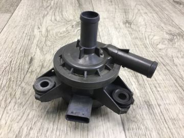 Помпа инвертора LEXUS CT200 11-17