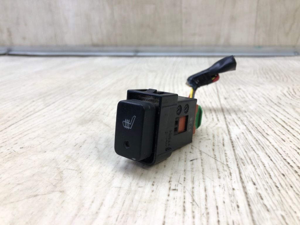 37850-64J00 | Кнопка обігріву сидінь SUZUKI GRAND VITARA 05-15