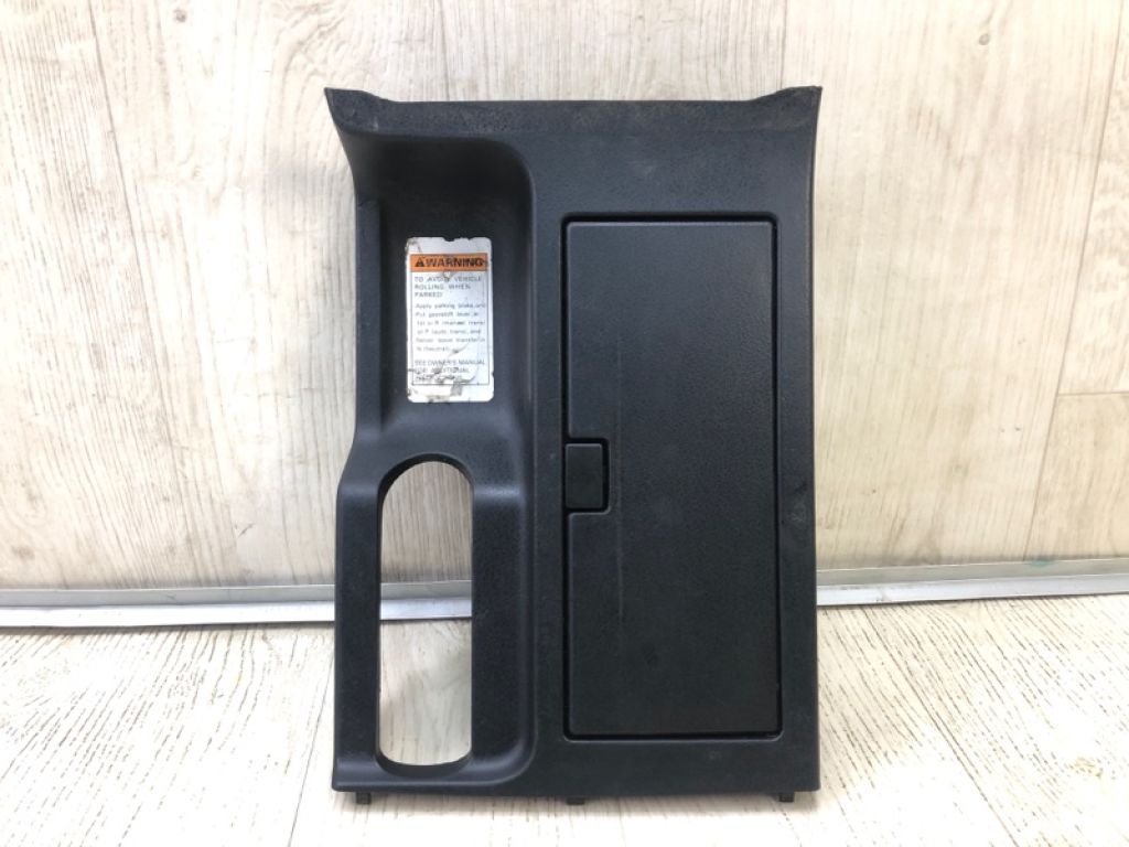 75920-65J10-5PK | Консоль между сидений SUZUKI GRAND VITARA 05-15