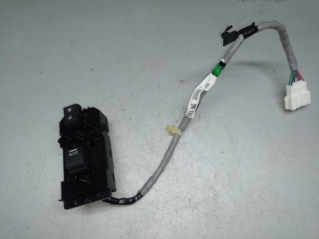 35760-TG7-A11 | Кнопка склопідіймача передн. прав. HONDA PILOT 15-