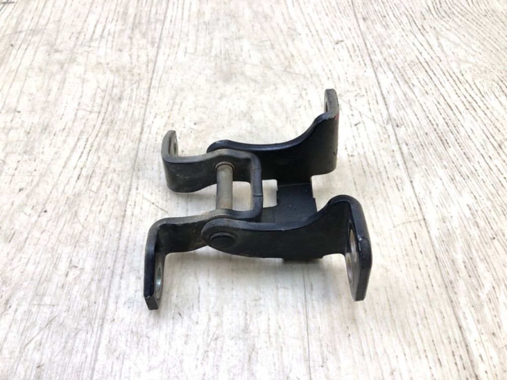 69510-65J00 | Петля двери багажника SUZUKI GRAND VITARA 05-15