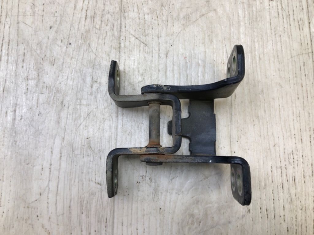 69510-65J00 | Петля дверей багажника SUZUKI GRAND VITARA 05-15 - Фото 2