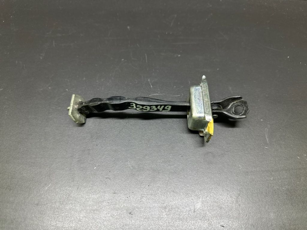 82430-4CL0A | Ограничитель двери задн. лев. NISSAN X-TRAIL/ROGUE T32 13-20