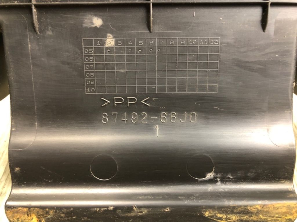 87492-66J00-5PK | Накладка сидіння задн. SUZUKI GRAND VITARA 05-15 - Фото 6