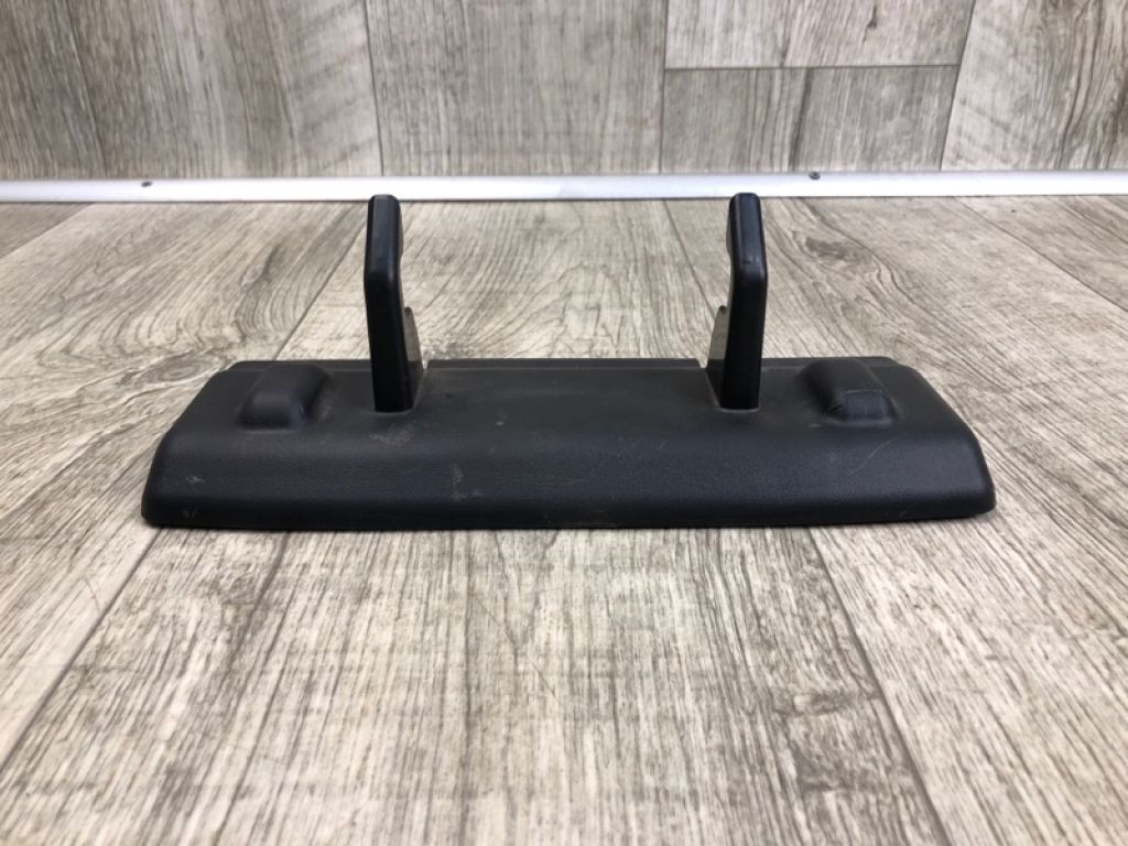 87492-66J00-5PK | Накладка сиденья задн. SUZUKI GRAND VITARA 05-15 - Фото 2