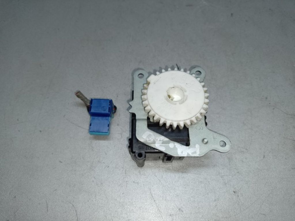 87106-12170 | Моторчик заслонки печки TOYOTA PRIUS - 30 09-17