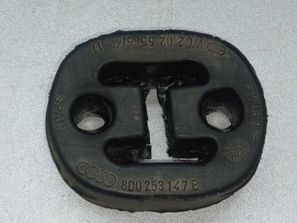 8D0 253 147 E | Кріплення глушника AUDI A6 (C5) 97-04