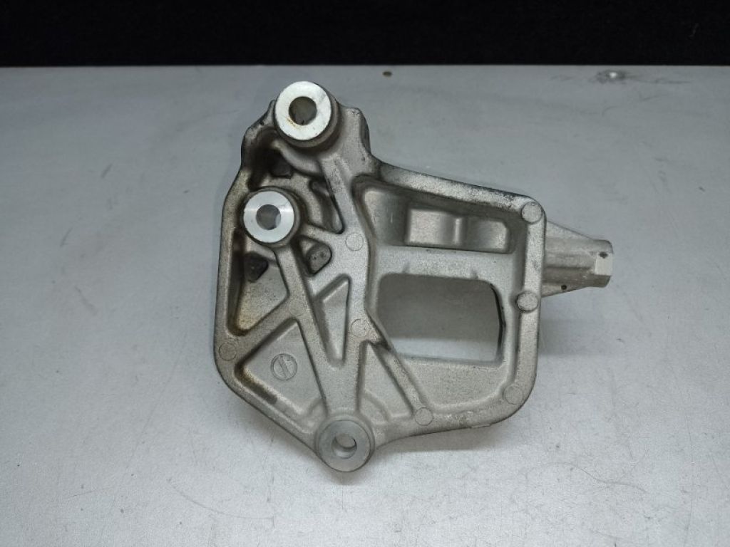 11751-57L20 | Кронштейн опори двигуна задн. SUZUKI KIZASHI 09-14 - Фото 3