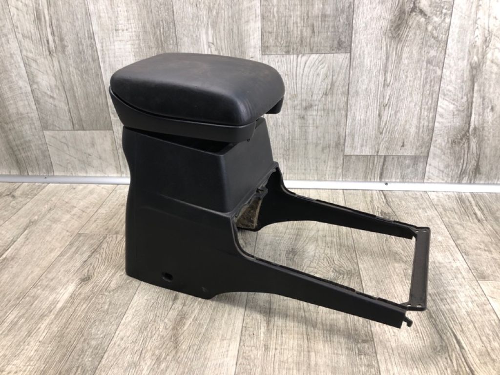 75910-65J01-5PK | Консоль центральна SUZUKI GRAND VITARA 05-15