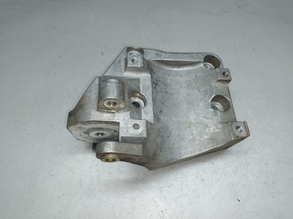 38930-RCA-A01 | Кронштейн компресора кондиціонера HONDA ACCORD COUPE 03-07