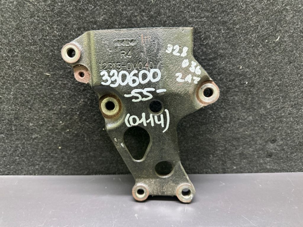 12313-0V040 | Кронштейн двигателя TOYOTA CAMRY 55 14-17