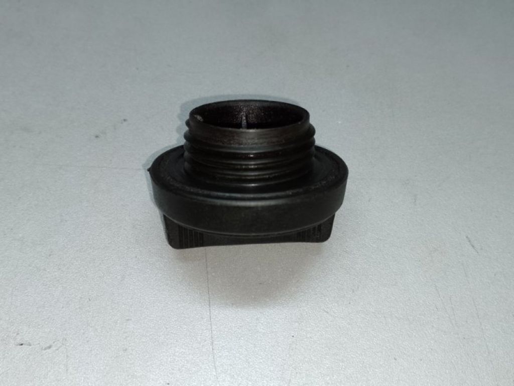 12180-0H010 | Кришка олійно-заливної горловини TOYOTA MATRIX 02-08 - Фото 3