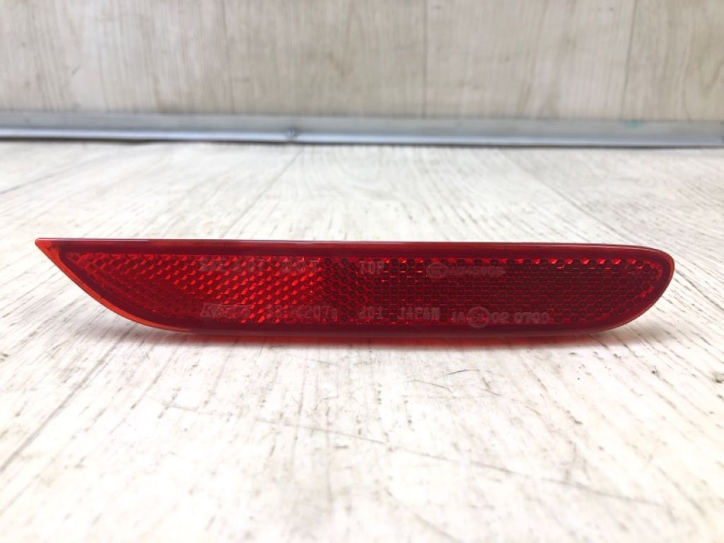 26560JJ90A | Катафот R правый задн. NISSAN PATHFINDER R52 12-21