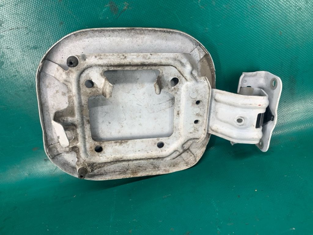 G8830-3RAMA | Лючок паливного бака NISSAN SENTRA B17 12-21 - Фото 2