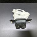 69350-0D131 | Замок кришки багажника TOYOTA YARIS 11-20 - Прев'ю 2
