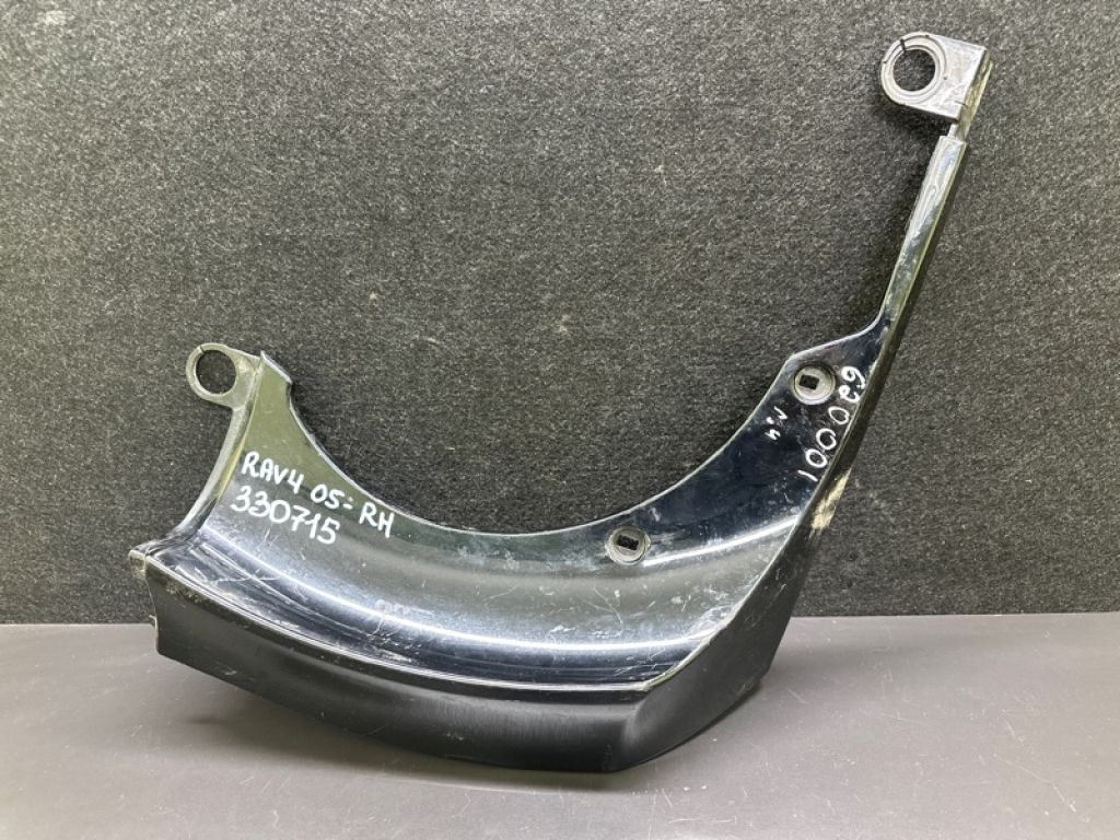 76803-42040-C0 | накладка кришки багажника прав. TOYOTA RAV4 05-12