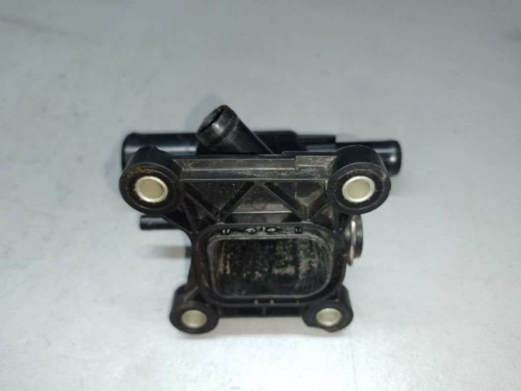 CP9Z-8K556-B | Фланець системи охолодження FORD FOCUS 10-18 - Фото 4