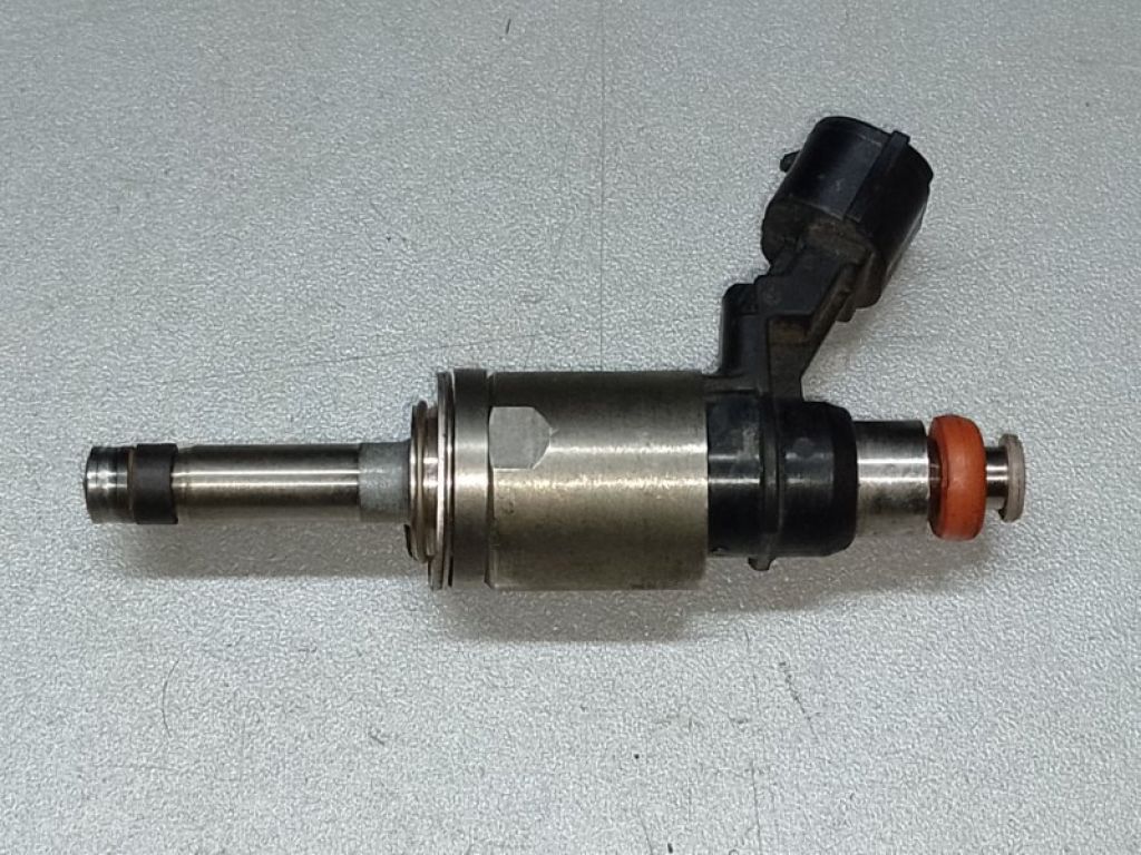 CP9Z-9F593-B | Форсунка паливна FORD FOCUS 10-18