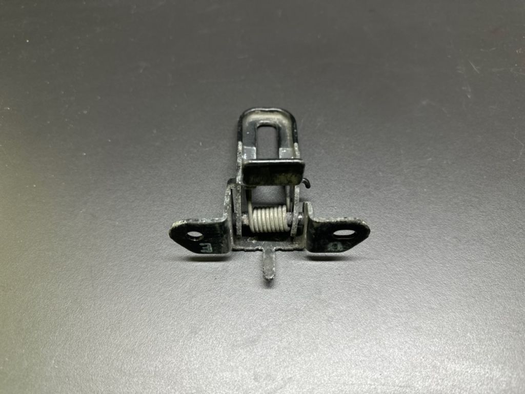 53550-47011 | Петля замка капота TOYOTA PRIUS - 30 09-17 - Фото 2