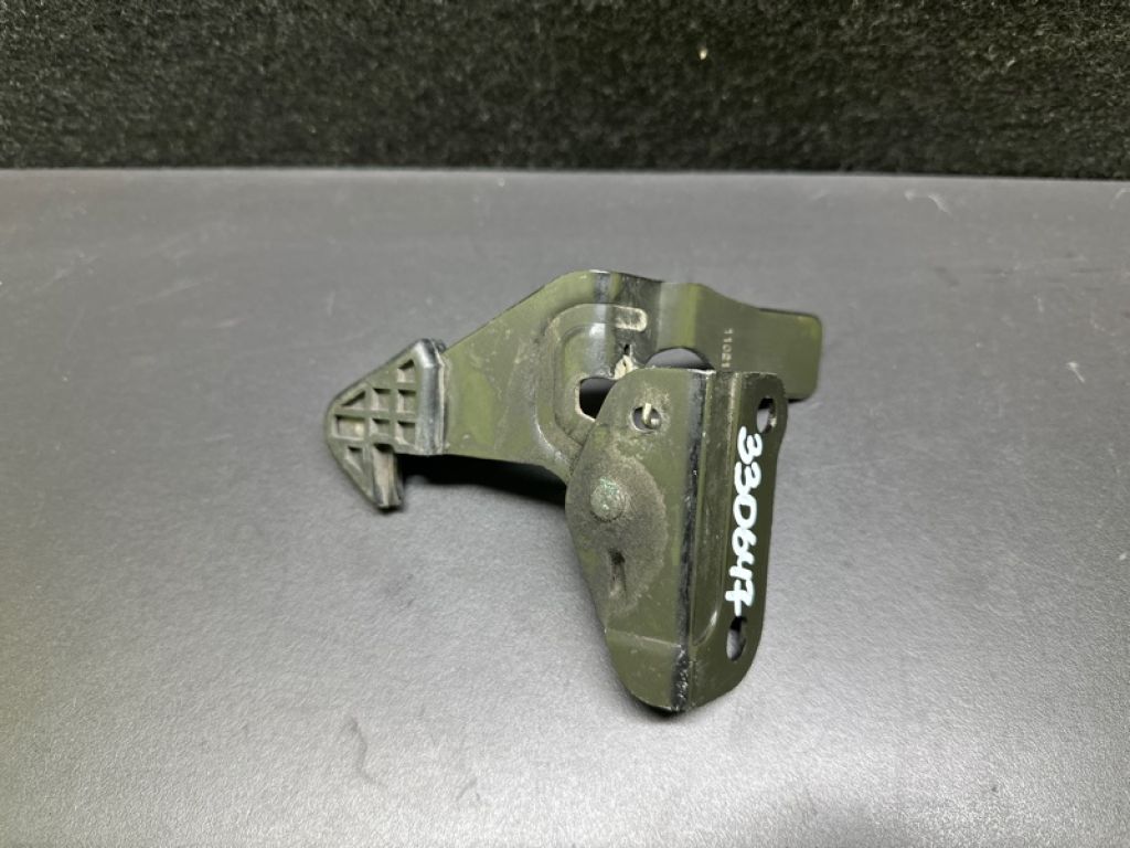 65670-3NA0A | Гак замка капота NISSAN LEAF 10-17 - Фото 2