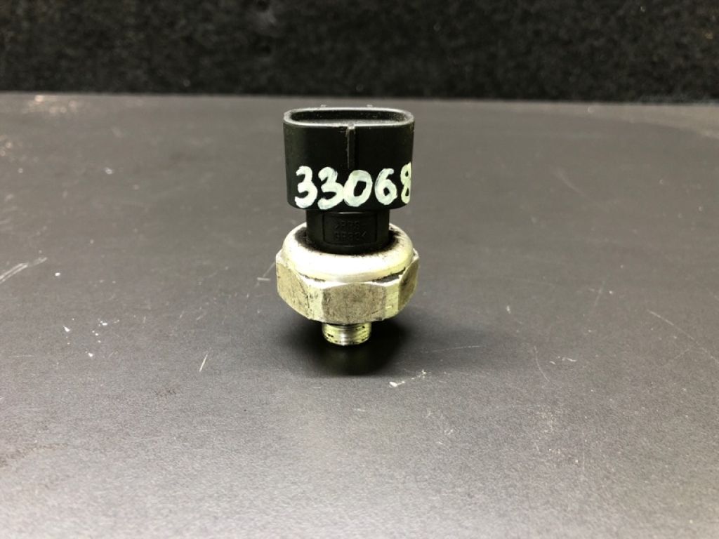 88719-33020 | Датчик давления кондиционера TOYOTA SIENNA 03-10