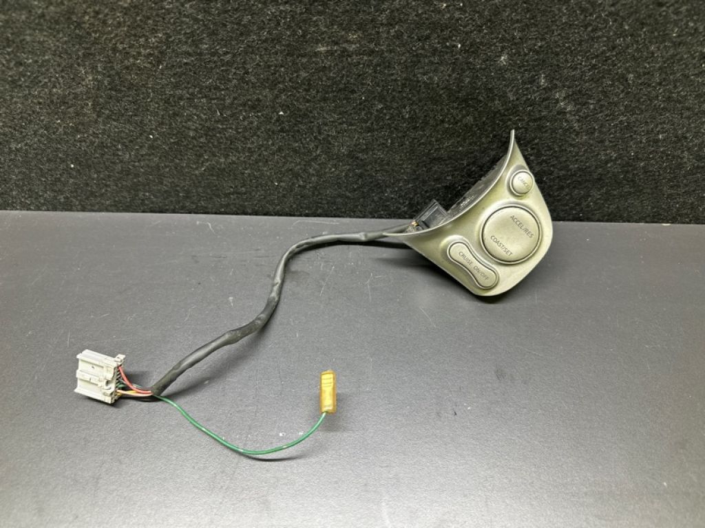 25550-9KH4A | Кнопки руля прав. NISSAN NV200 USA 13-
