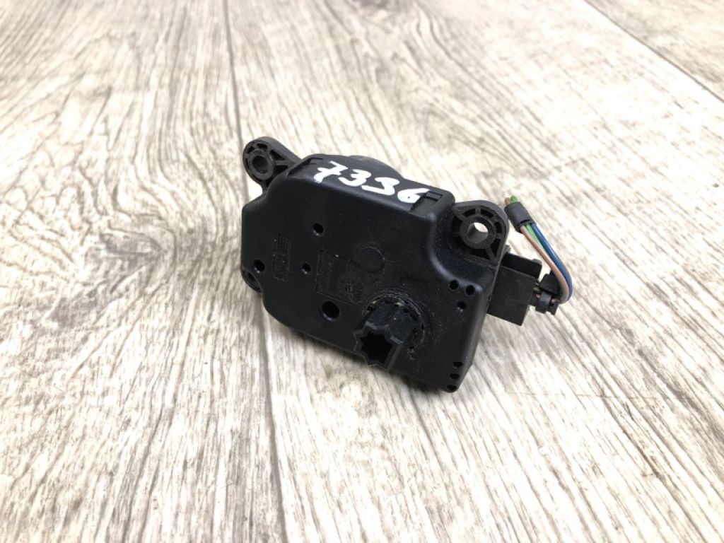AV6Z19E616A | Моторчик заслонки печки FORD FOCUS 10-18