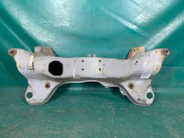 Балка передньої підвіски MITSUBISHI SIGMA 90-96