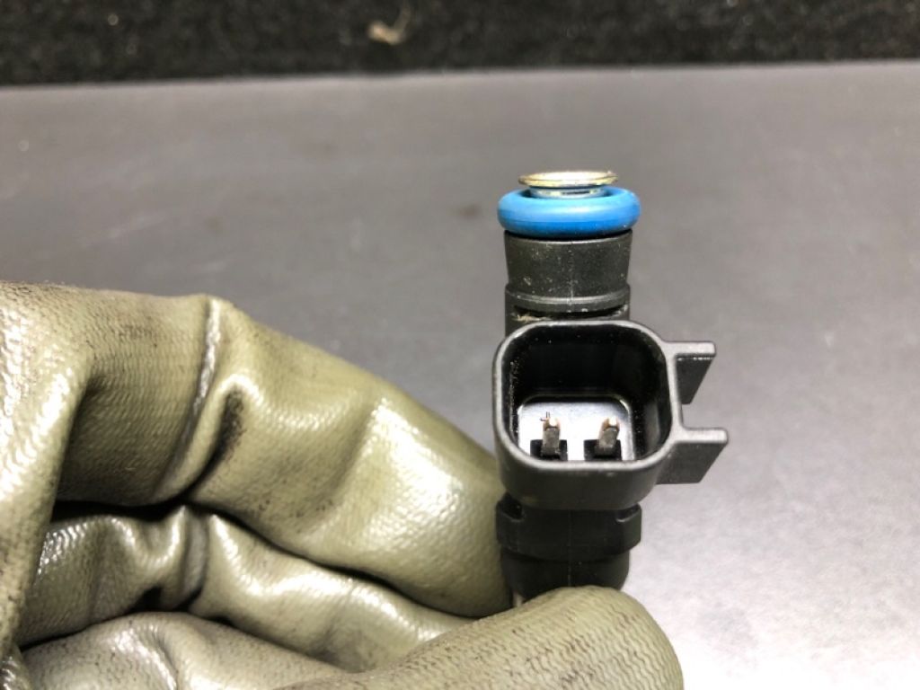 BE8Z-9F593-B | Форсунка топливная FORD FIESTA 08-17 - Фото 3