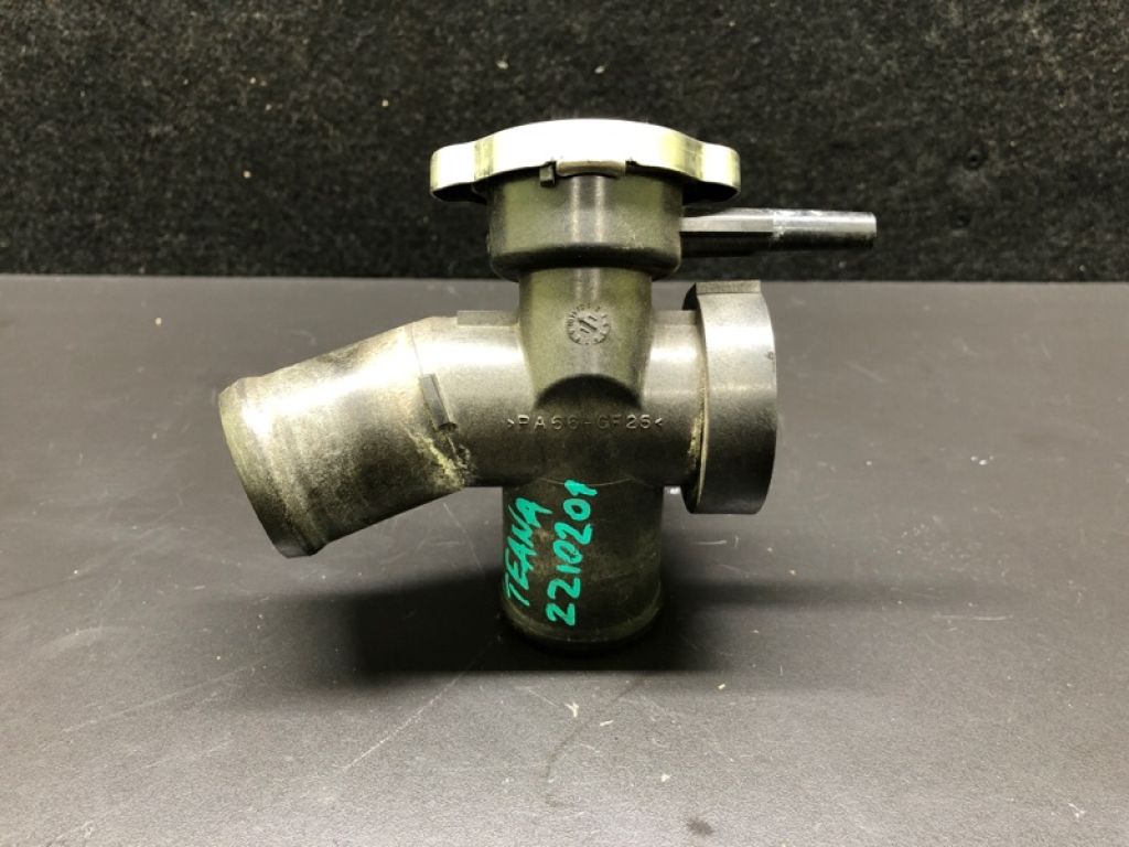 21517-JN20A | Горловина радіатора NISSAN TEANA J32 08-14 - Фото 2