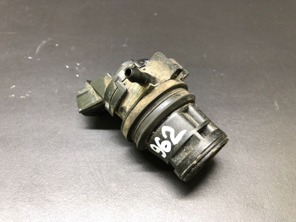 85330-71010 | Насос омивача скла TOYOTA COROLLA 150 06-13 - Фото 2